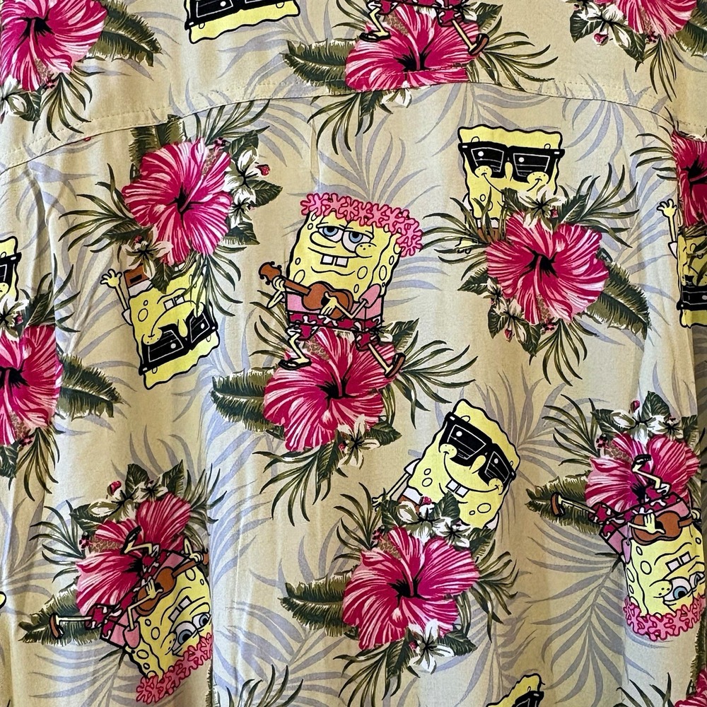 SpongeBob SquarePants Mens L Rayon Tropical Hawaiian Button Up Shirt M850SPB1352